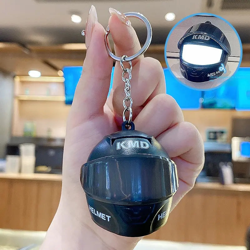 🏍️✨【Compra uno y llévate otro gratis】Llavero mini casco de motocicleta con luz LED