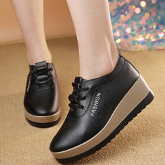 🔥【Compra 1 y llévate 1 gratis】【35-42】Zapatos de piel para mujer con suela gruesa, nueva tendencia de otoño