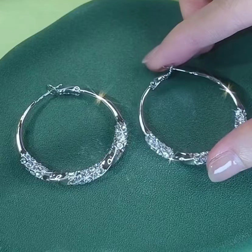 ✨【Kupite enega, enega dobite brezplačno!】💎Elegantni in čutni uhani iz srebra 925 s kubičnim cirkonijem