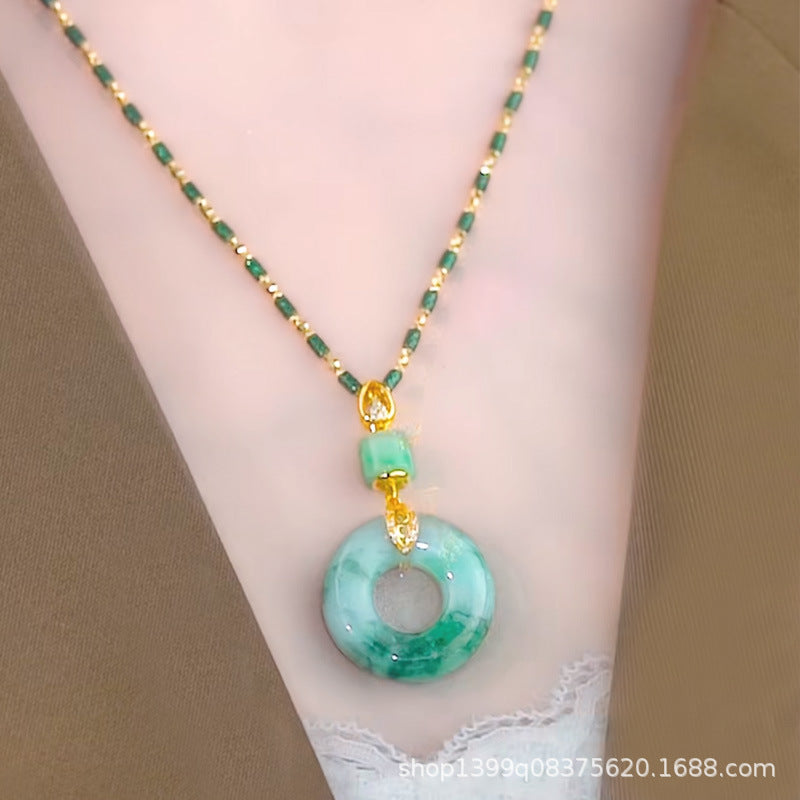 Colgante de jade de Hotan con oración por la paz