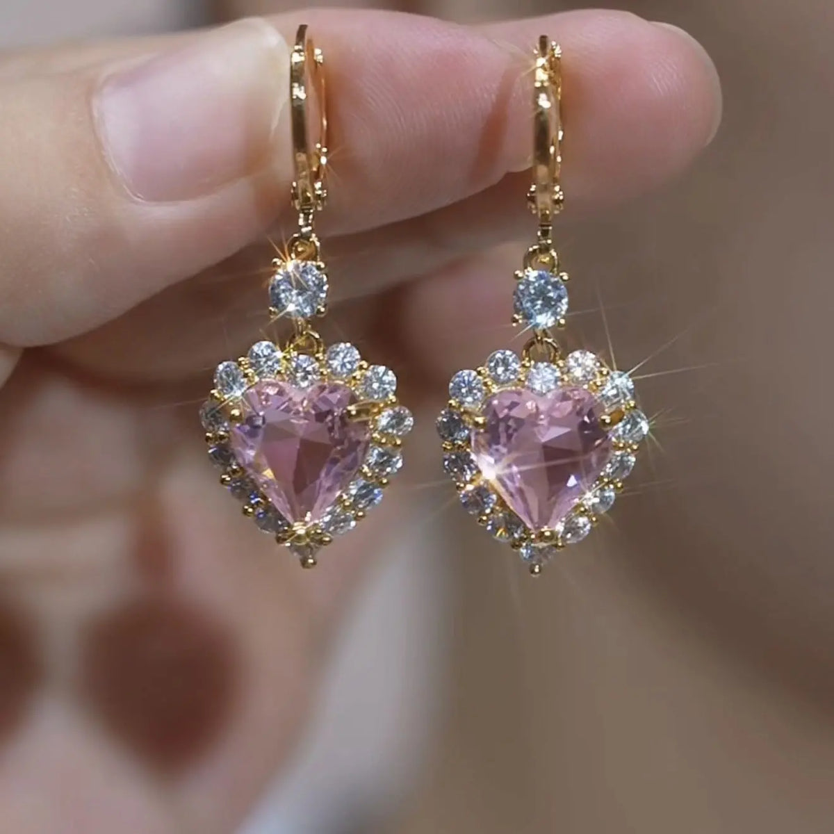 🎉 ¡50% DE DESCUENTO POR TIEMPO LIMITADO! 💖 Pendientes colgantes de corazón brillantes – Resplandor rosa romántico ✨