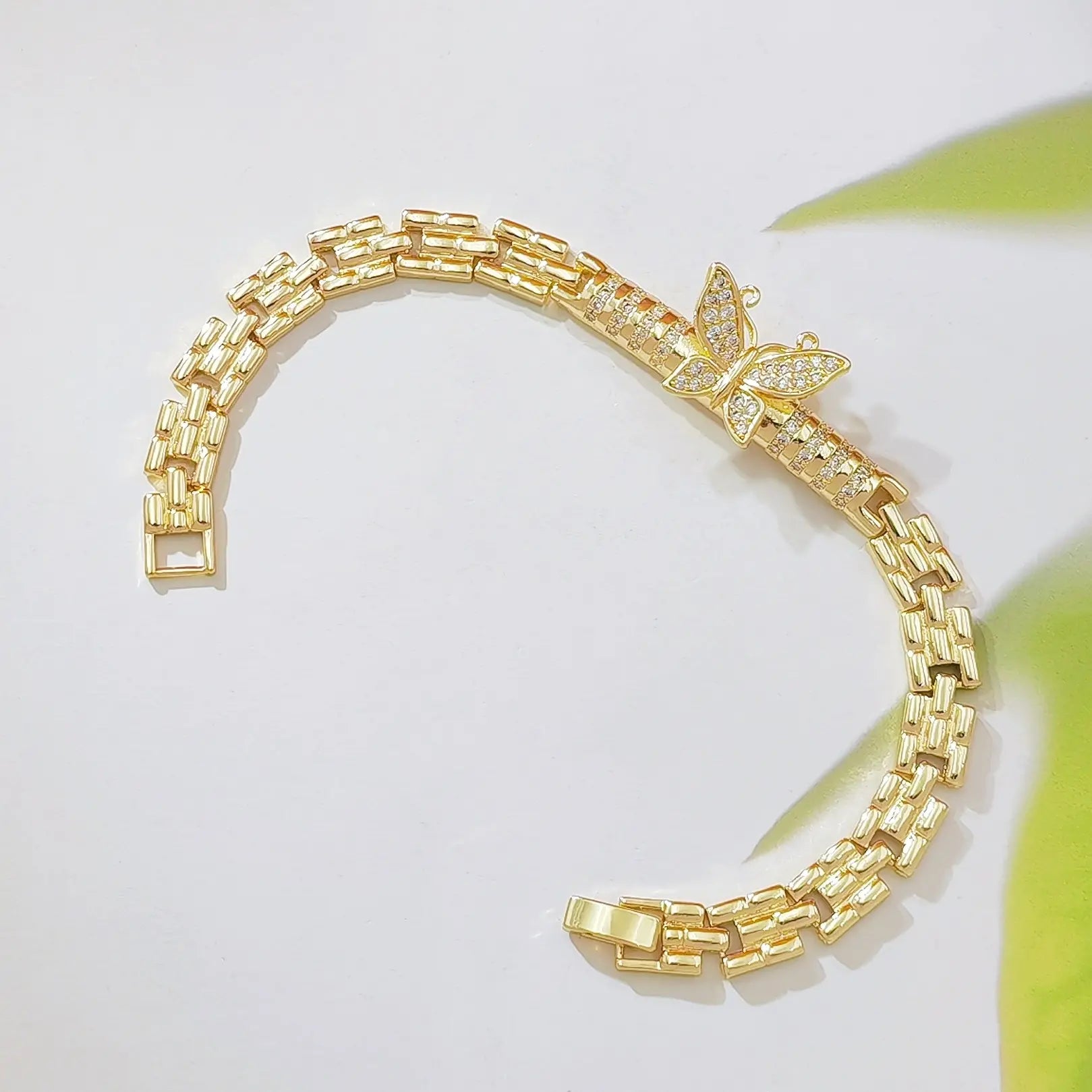 🦋 ¡Ahorra un 50%! ✨ Pulsera de mariposa de oro de 18 quilates: eslabones delicados, acabado elegante ✨
