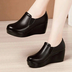 【35-40】💖🔥2025 nuevos zapatos de suela gruesa para mujer para madres de mediana edad y mayores, zapatos de cuero de tacón plano antideslizantes, cómodos y casuales, sin cordones