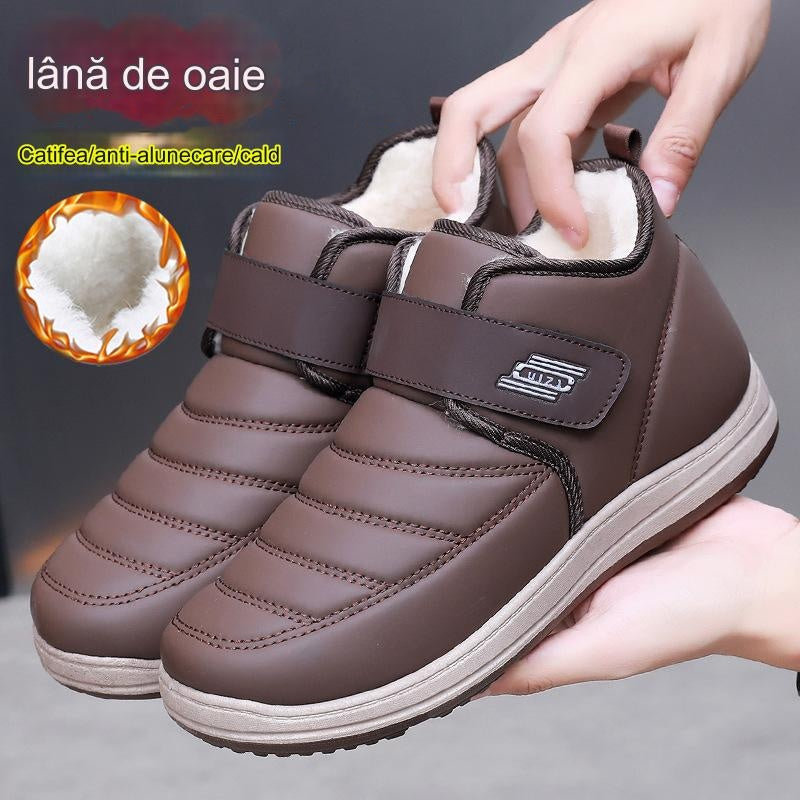 💥【Compra 1 y llévate 1 gratis】【39-44】Zapatos de hombre impermeables y antideslizantes de cuero de terciopelo engrosado de nuevo estilo de invierno