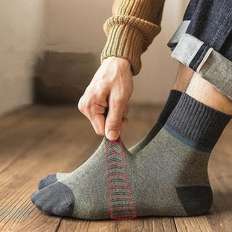 😍🧦【10 párů】Antibakteriální, deodorační a teplé vlněné ponožky na podzim a zimu.