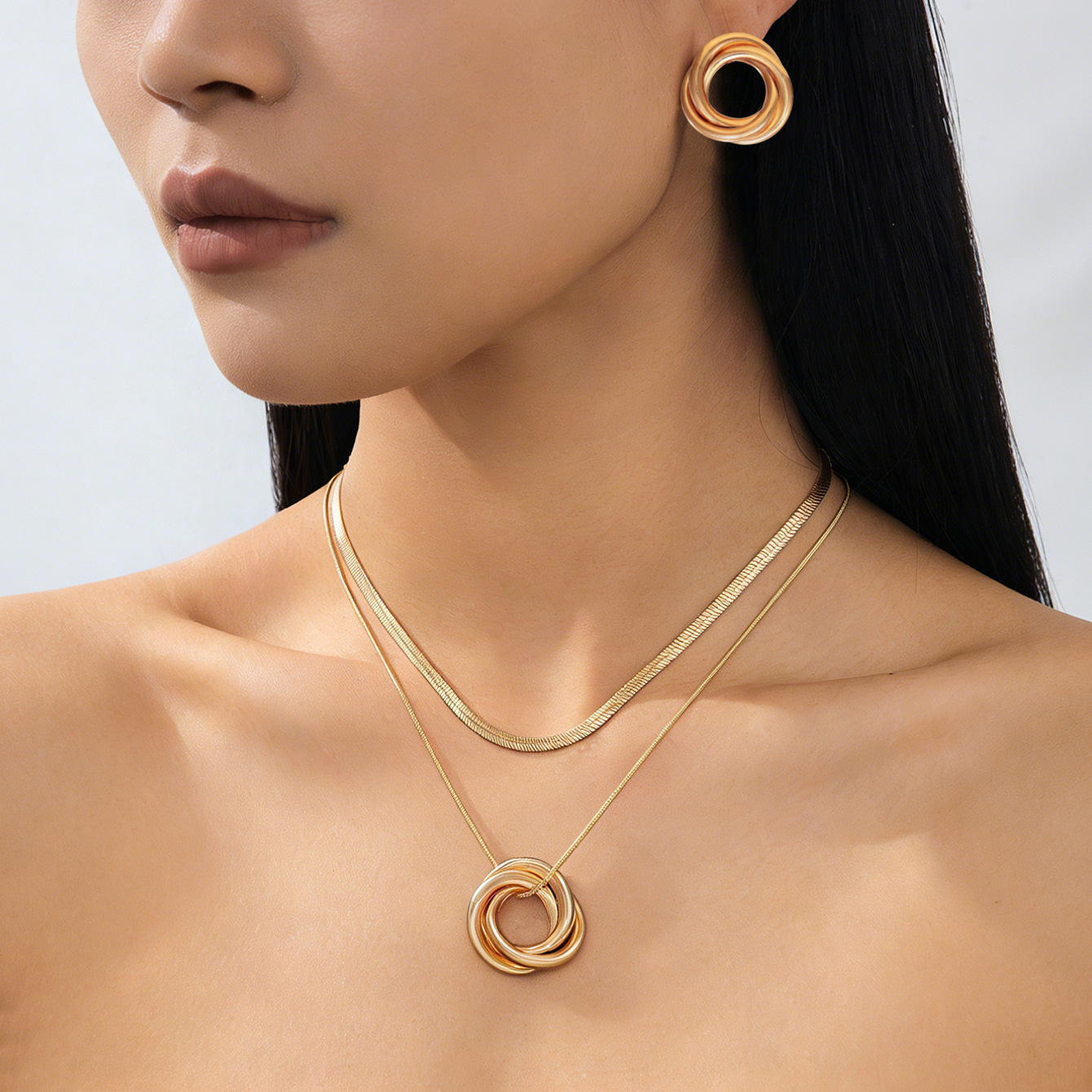 🔥 50% popusta 💎 Moderan i elegantan set ogrlice i naušnica ✨ Elegantno i klasično, idealno za svakodnevno nošenje i zabave 🌿