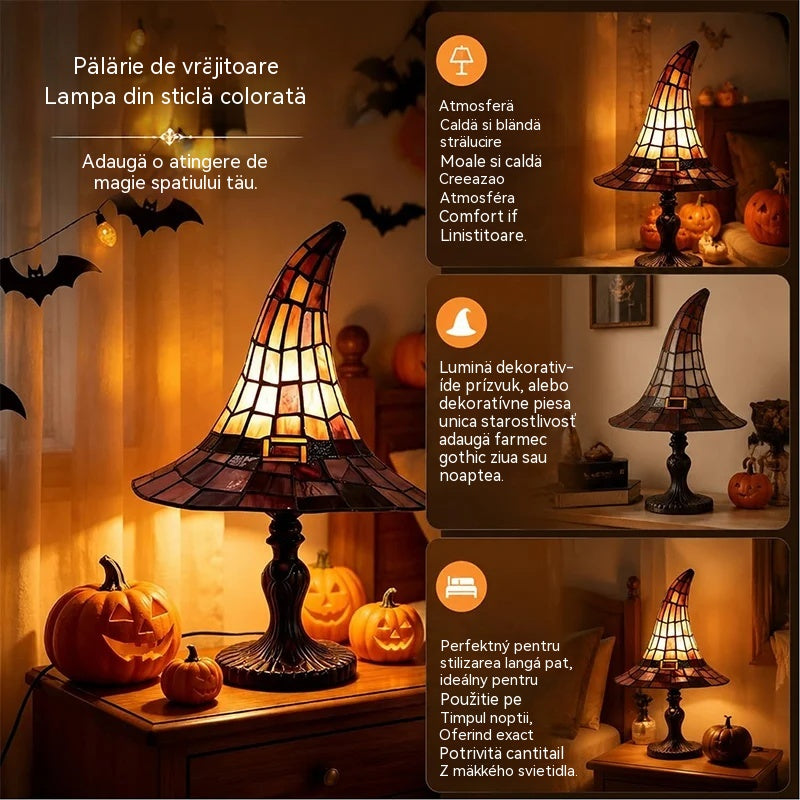 【Halloweenská novinka】Gotická stolná lampa v tvare čarodejníckeho klobúka, kreatívna nočná lampa z živice s retro vitrážovým efektom! 🔮🧙‍♀️