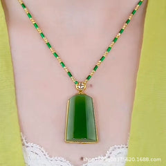 Colgante de jade de Hotan con oración por la paz