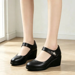👡【Tallas 35-41】Zapatos de piel suave con suela blanda y tacón de cuña antideslizante: perfectos para madres.