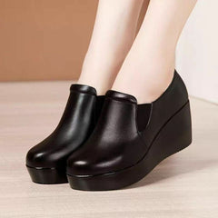 【35-40】💖🔥2025 nuevos zapatos de suela gruesa para mujer para madres de mediana edad y mayores, zapatos de cuero de tacón plano antideslizantes, cómodos y casuales, sin cordones