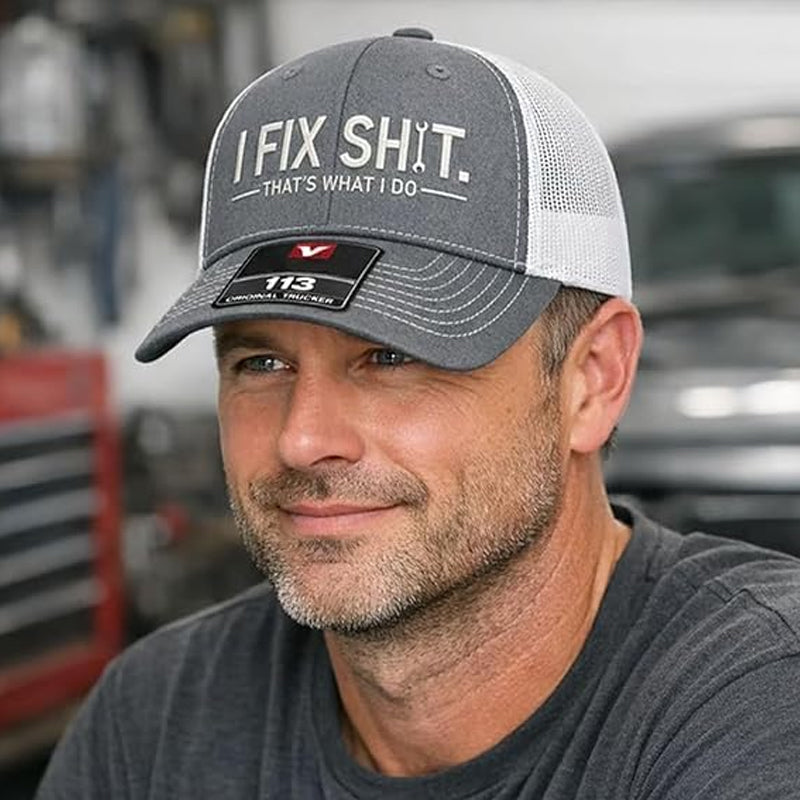 🧢 OFERTA ESPECIAL: ¡50% DE DESCUENTO EN TODAS LAS GORRAS! ✨ Gorra de camionero con bordado "I Fix Shit" – Malla transpirable, protección solar y ajustable 🛠️