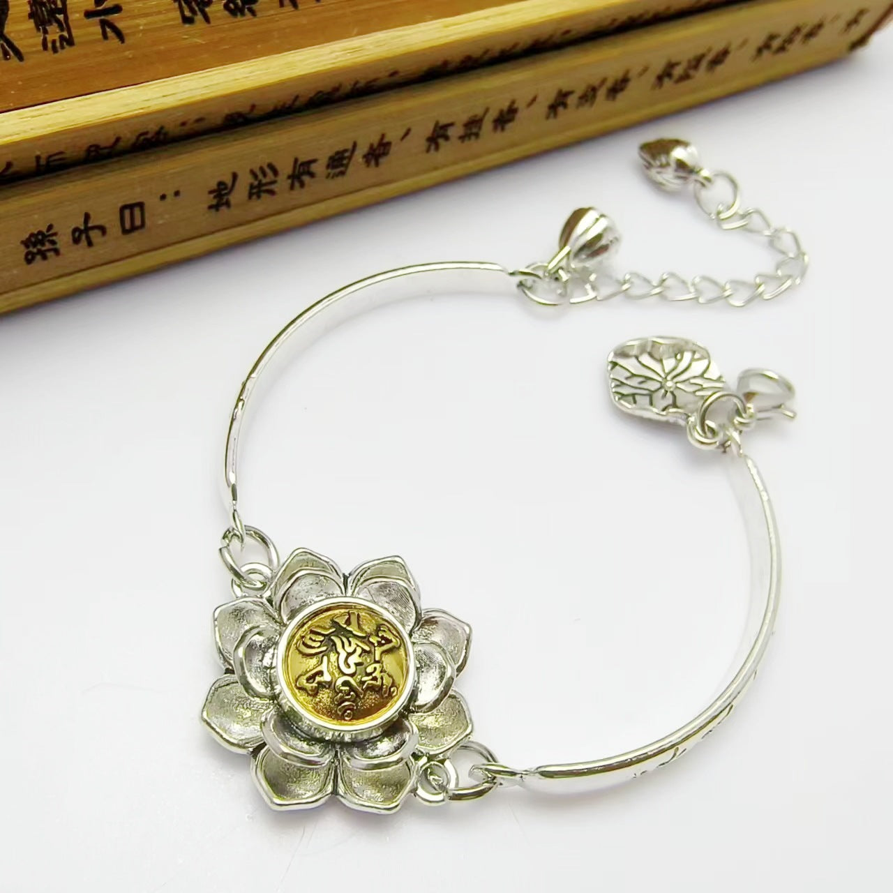 🎁🥰🌸Pulsera giratoria de la suerte con diseño de loto en plata 925
