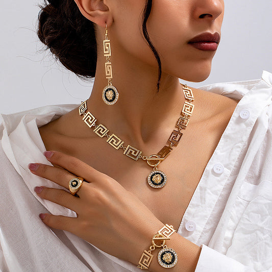 💖🔥Conjunto de joyas con cabeza de león, moderno y clásico.【Anillo + Pulsera + Pendientes + Collar】