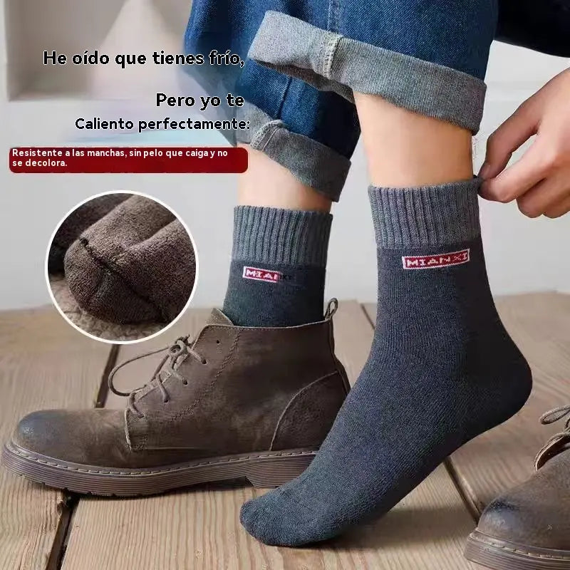 🧦【10 párů za 600 Kč】Zesílené zimní ponožky z čisté bavlny, sahající do poloviny lýtek a kompletně podšité fleecem; disponují vlastnostmi neutralizujícími zápach.