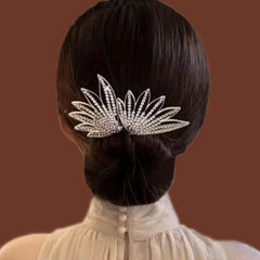 🔥【Compra uno y llévate otro gratis】🌸 Herramienta para moño con diseño de flores y mariposas – Varios estilos disponibles