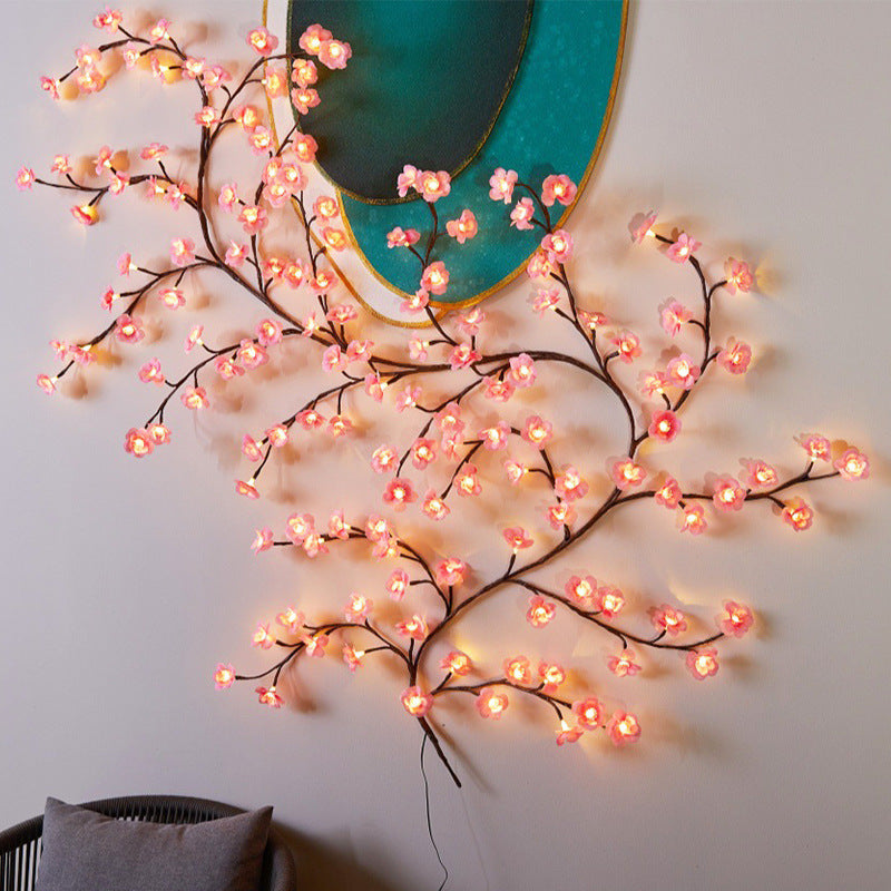 🌸✨ Las luces LED con forma de flor de durazno se utilizan para decorar paredes interiores y crear un ambiente romántico.