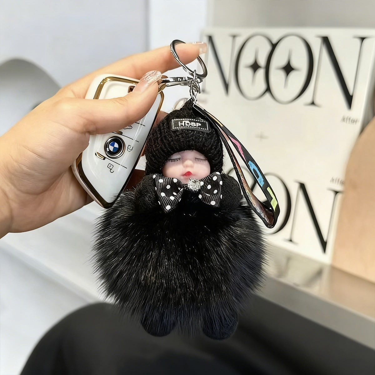 😴🧸🚗Compra 1 y llévate 1 gratis🔥Colgante para coche con forma de muñeco durmiente, llavero de dibujos animados con motivo de peluche.