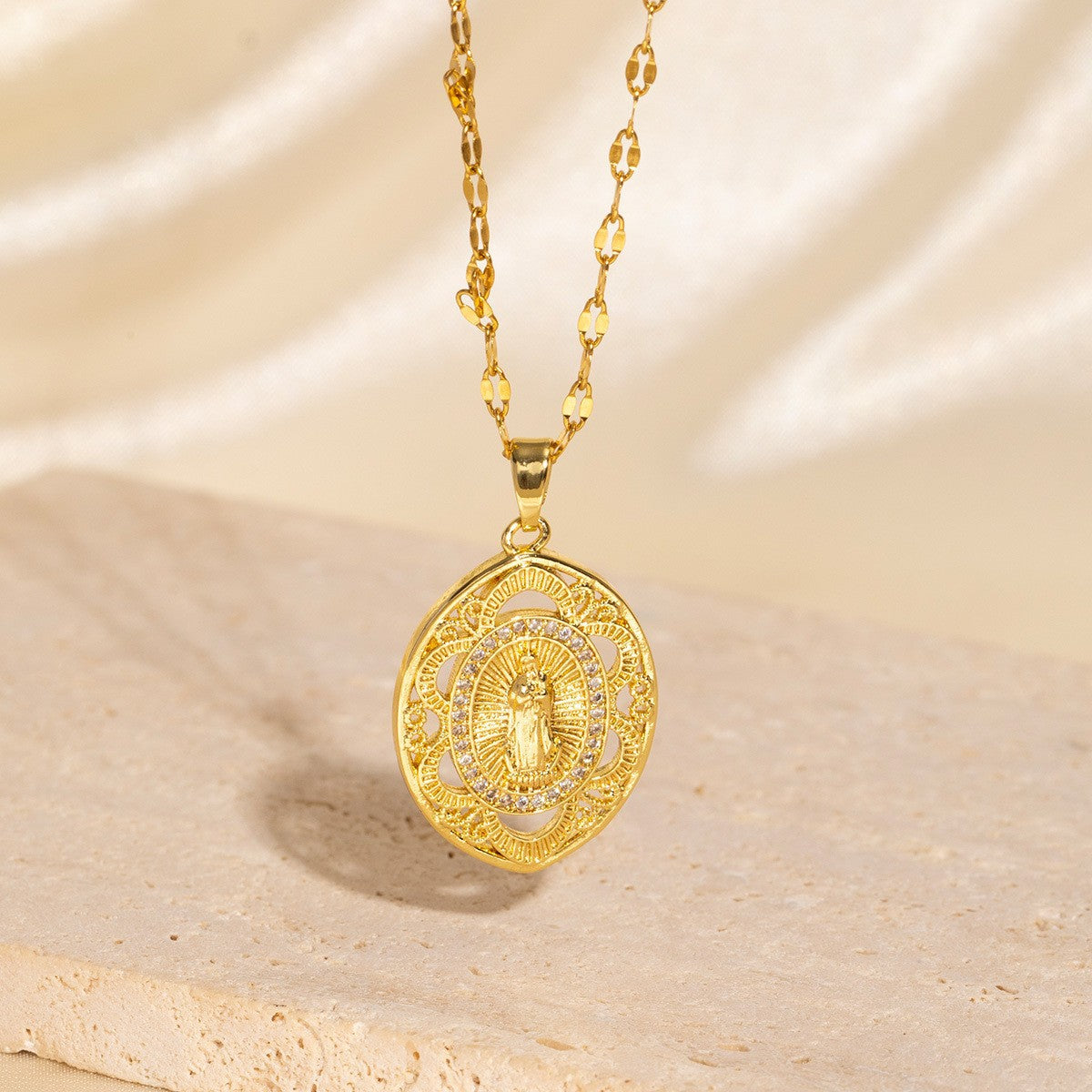 ✨Collar de lujo, collar dorado con diseño en relieve de la Virgen María