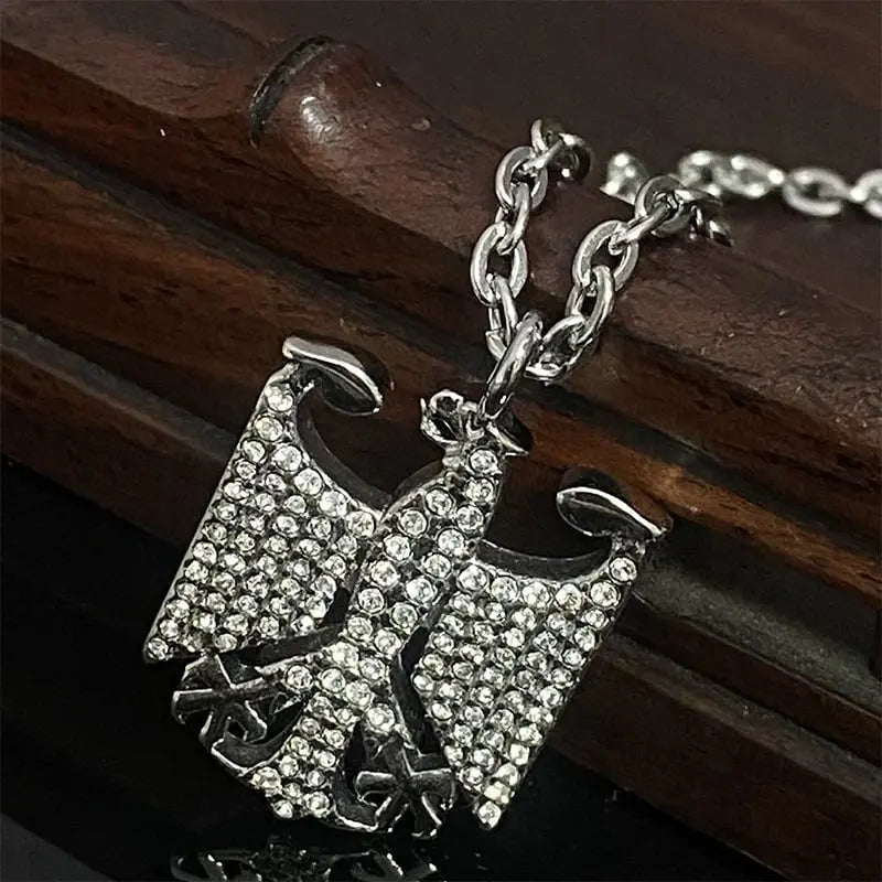 🦅【Colgante + Collar】🔥 Collar Colgante de Águila – Un Símbolo de Fuerza y Estilo para Llevar Siempre Contigo 🧣
