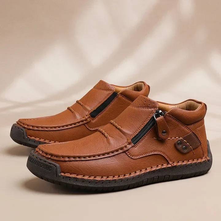 🔥【Especiales de otoño】👞Botas de conducción antideslizantes hechas a mano de cuero premium para hombre: punta ancha, soporte de arco